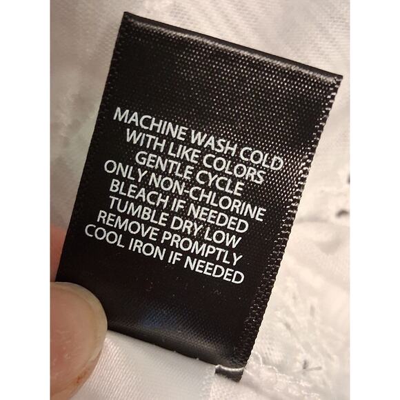 Torrid Sleeveless Tank Top Eyelet Babydoll White VNeck Blouse Size 1 Embroidered - Picture 5 of 11